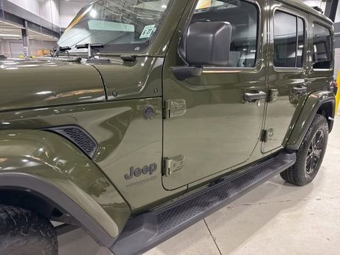 Used 2022 Jeep Wrangler Unlimited Sahara AWD/4WD image 4