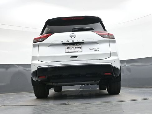 Used 2025 Nissan Rogue Platinum w/ Platinum Premium Package AWD/4WD image 40