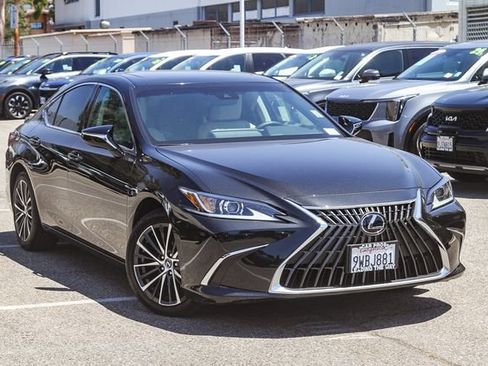 Used 2025 Lexus ES 300h w/ Premium Package FWD image 2