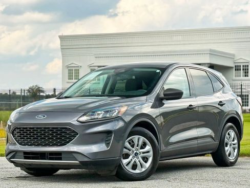 Used 2021 Ford Escape S image 1