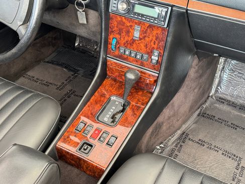 Used 1989 Mercedes-Benz 560 SL image 32