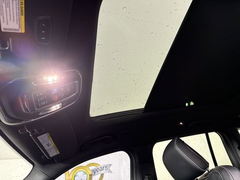 New 2025 Jeep Grand Cherokee Overland image 28