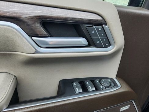 Used 2022 Chevrolet Silverado 1500 LTZ image 11