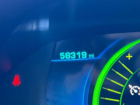 Used 2017 Chevrolet Volt Premier w/ Driver Confidence II Package FWD image 30