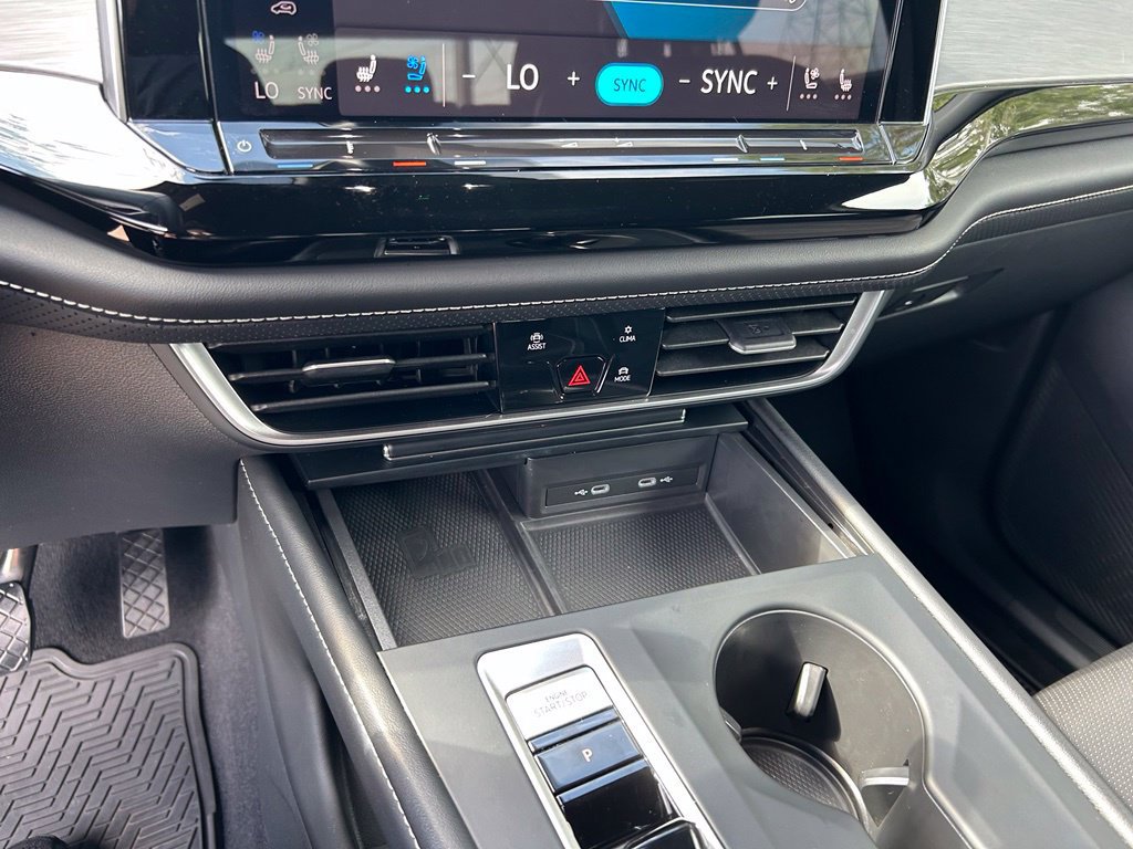 Certified 2024 Volkswagen Atlas Cross Sport SE FWD image 29