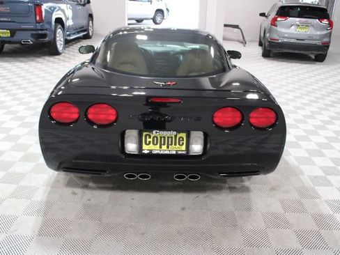 Used 2001 Chevrolet Corvette Coupe w/ Preferred Equipment Group1 RWD image 8