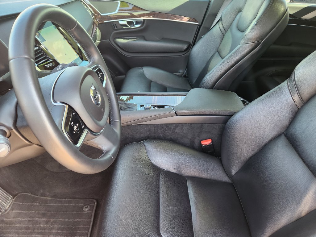 Used 2016 Volvo XC90 T6 Momentum w/ Momentum Plus Package AWD/4WD image 6