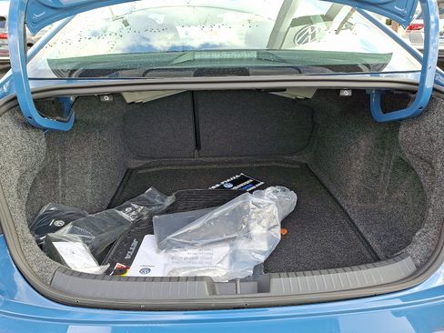 Used 2025 Volkswagen Jetta SE image 29