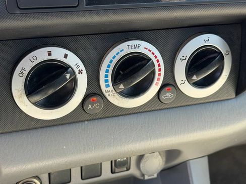 Used 2011 Toyota Tacoma 4x4 Double Cab w/ Convenience Pkg image 9