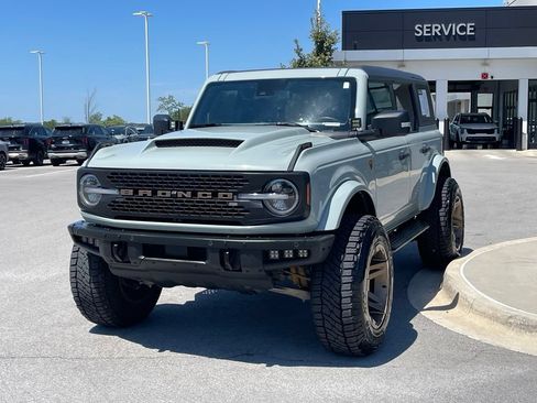 Used 2023 Ford Bronco Badlands w/ Sasquatch Package AWD/4WD image 3
