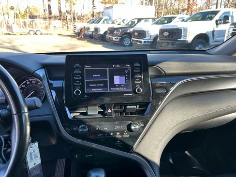 Used 2024 Toyota Camry SE image 16
