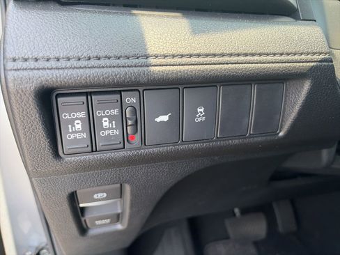 Certified 2025 Honda Odyssey EX-L image 18