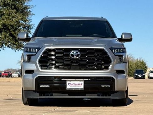 Used 2023 Toyota Sequoia Platinum AWD/4WD image 2