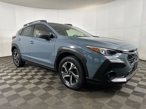 Used 2024 Subaru Crosstrek 2.0i Premium image 2