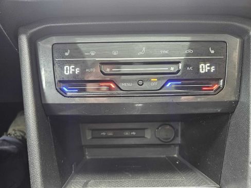 Used 2022 Volkswagen Tiguan SE AWD/4WD image 17