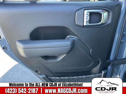 New 2026 Jeep Gladiator Sport image 18