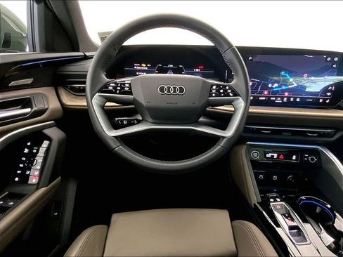 Certified 2025 Audi Q5 Prestige AWD/4WD image 11