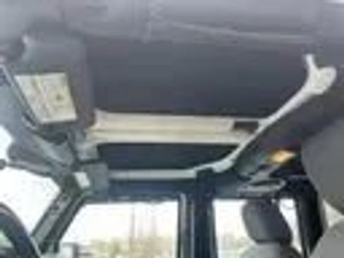 Used 2014 Jeep Wrangler Unlimited Sport image 4