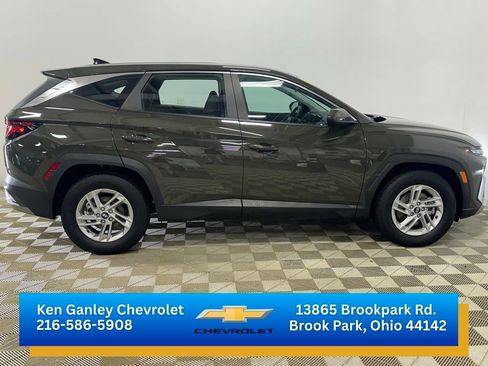 Used 2025 Hyundai Tucson SE FWD image 4