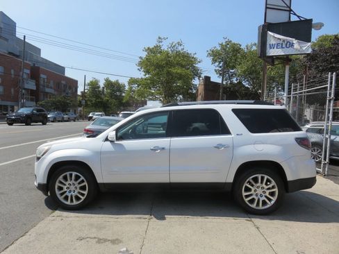 Used 2016 GMC Acadia SLT w/ Premium Edition image 6
