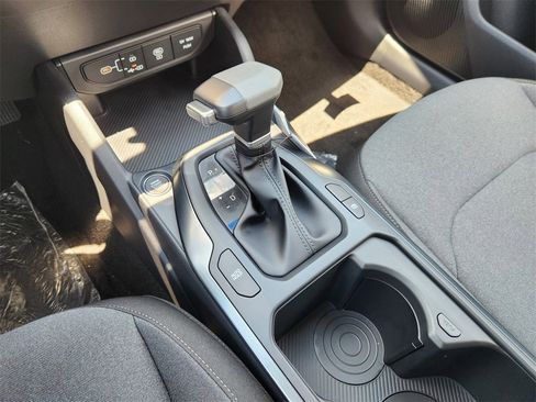 New 2025 Kia K4 LXS image 15
