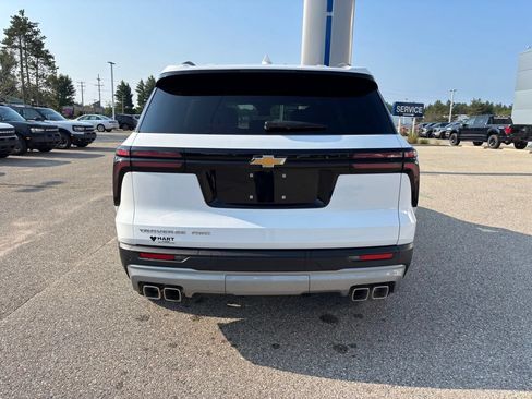 Used 2026 Chevrolet Traverse LT AWD/4WD image 4