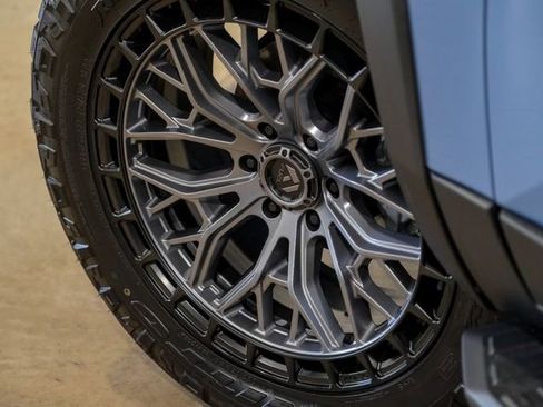 Used 2025 Toyota Land Cruiser image 9