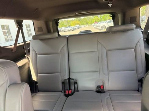 Used 2021 Chevrolet Suburban Z71 w/ Z71 Off-Road Package image 8
