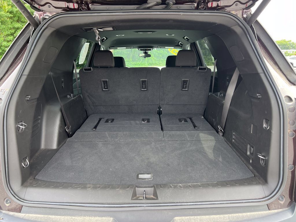 Used 2023 Chevrolet Traverse LT AWD/4WD image 5