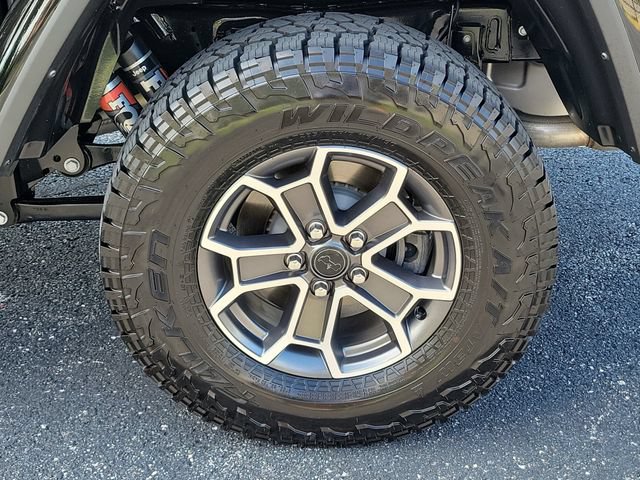 Used 2025 Jeep Gladiator Mojave AWD/4WD image 7