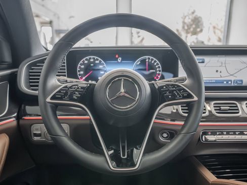 Used 2025 Mercedes-Benz GLE 450e 4MATIC image 9