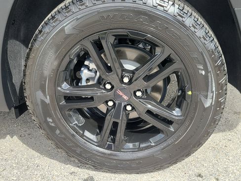 Used 2023 GMC Terrain AT4 w/ Infotainment Package II image 9