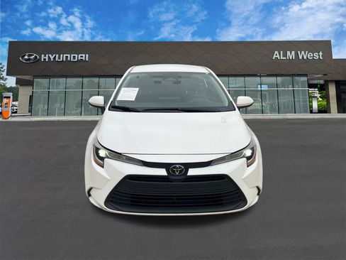 Used 2024 Toyota Corolla LE image 2