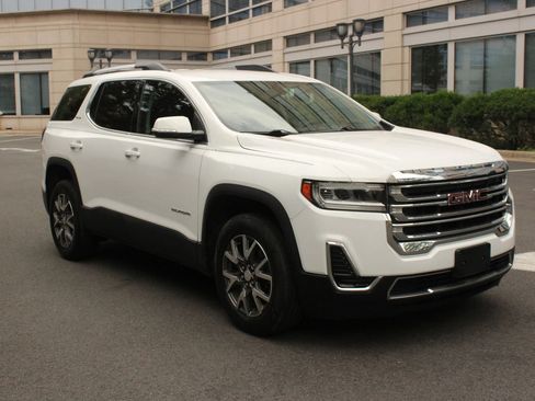 Used 2020 GMC Acadia SLE w/ Driver Convenience Package FWD image 1