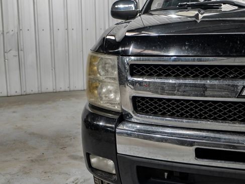 Used 2010 Chevrolet Silverado 1500 LT w/ Regional Value Package image 42