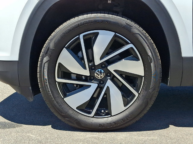 Used 2025 Volkswagen Atlas SE AWD/4WD image 8