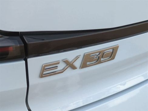 New 2025 Volvo EX30 Plus w/ Climate Package image 5