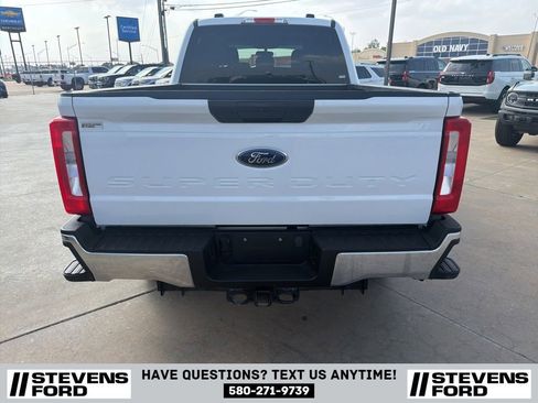 Used 2024 Ford F250 XLT AWD/4WD image 5
