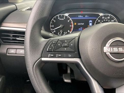 Used 2025 Nissan Altima 2.5 SV FWD image 22