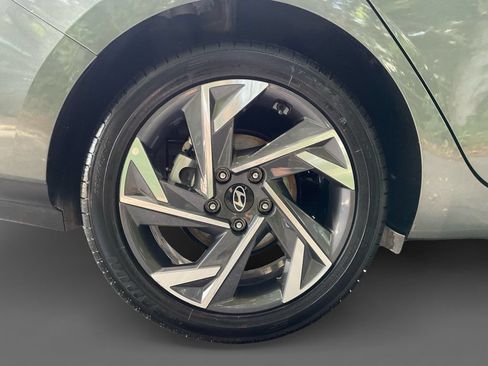 Used 2025 Hyundai Elantra SEL FWD image 10