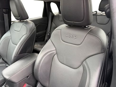 Used 2022 Jeep Cherokee Limited AWD/4WD image 16