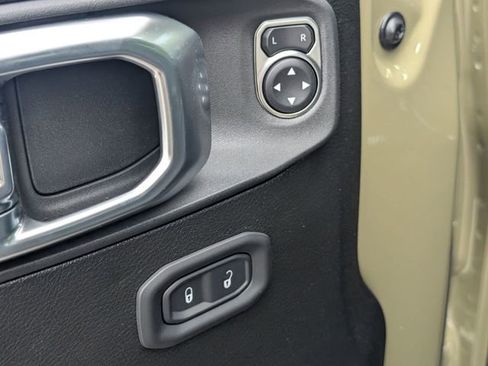 New 2026 Jeep Gladiator Sport AWD/4WD image 10