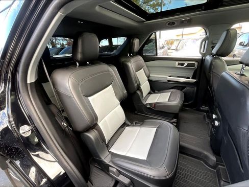 Used 2023 Ford Explorer XLT w/ Equipment Group 202A image 30