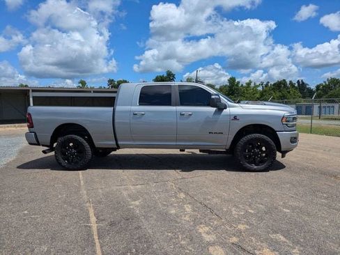 Used 2023 RAM 2500 Laramie AWD/4WD image 3