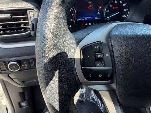 Used 2023 Ford Explorer XLT image 14