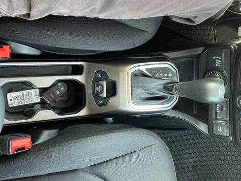 Used 2022 Jeep Renegade Latitude image 13