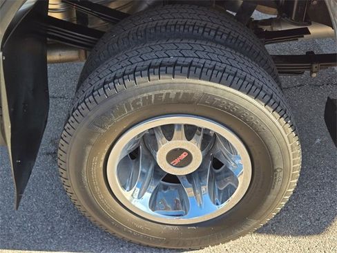 Used 2022 GMC Sierra 3500 SLE w/ SLE Value Package image 10