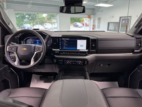 Used 2025 Chevrolet Silverado 2500 LTZ w/ LTZ Convenience Package AWD/4WD image 20