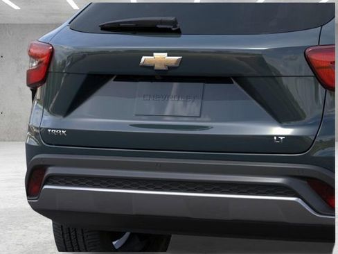 New 2026 Chevrolet Trax LT FWD image 14