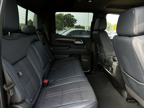 Used 2025 Chevrolet Silverado 1500 High Country AWD/4WD image 32